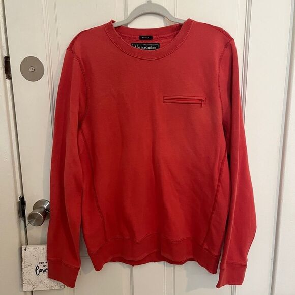 Abercrombie and Fitch Muscle Distressed Crewneck Sweater Size Medium - Picture 1 of 7